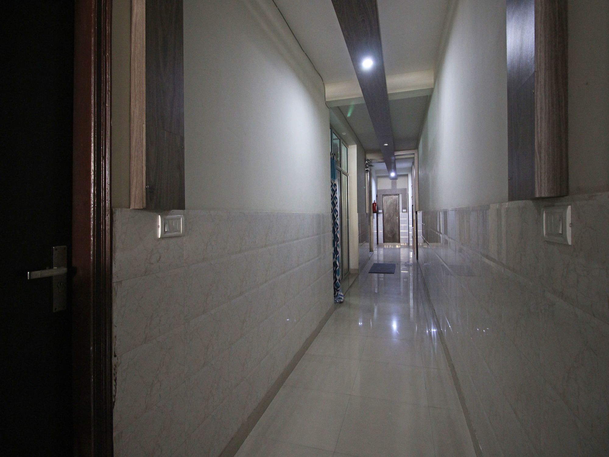 Oyo 576 Hotel Shree Kanta Residency 구르가온 외부 사진