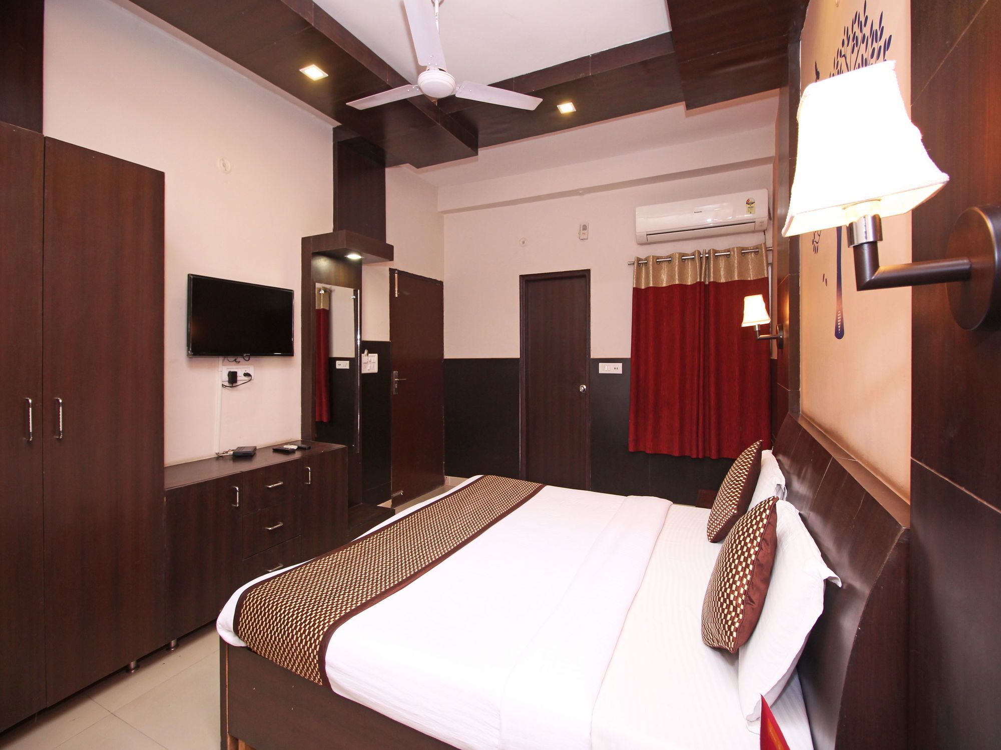 Oyo 576 Hotel Shree Kanta Residency 구르가온 외부 사진