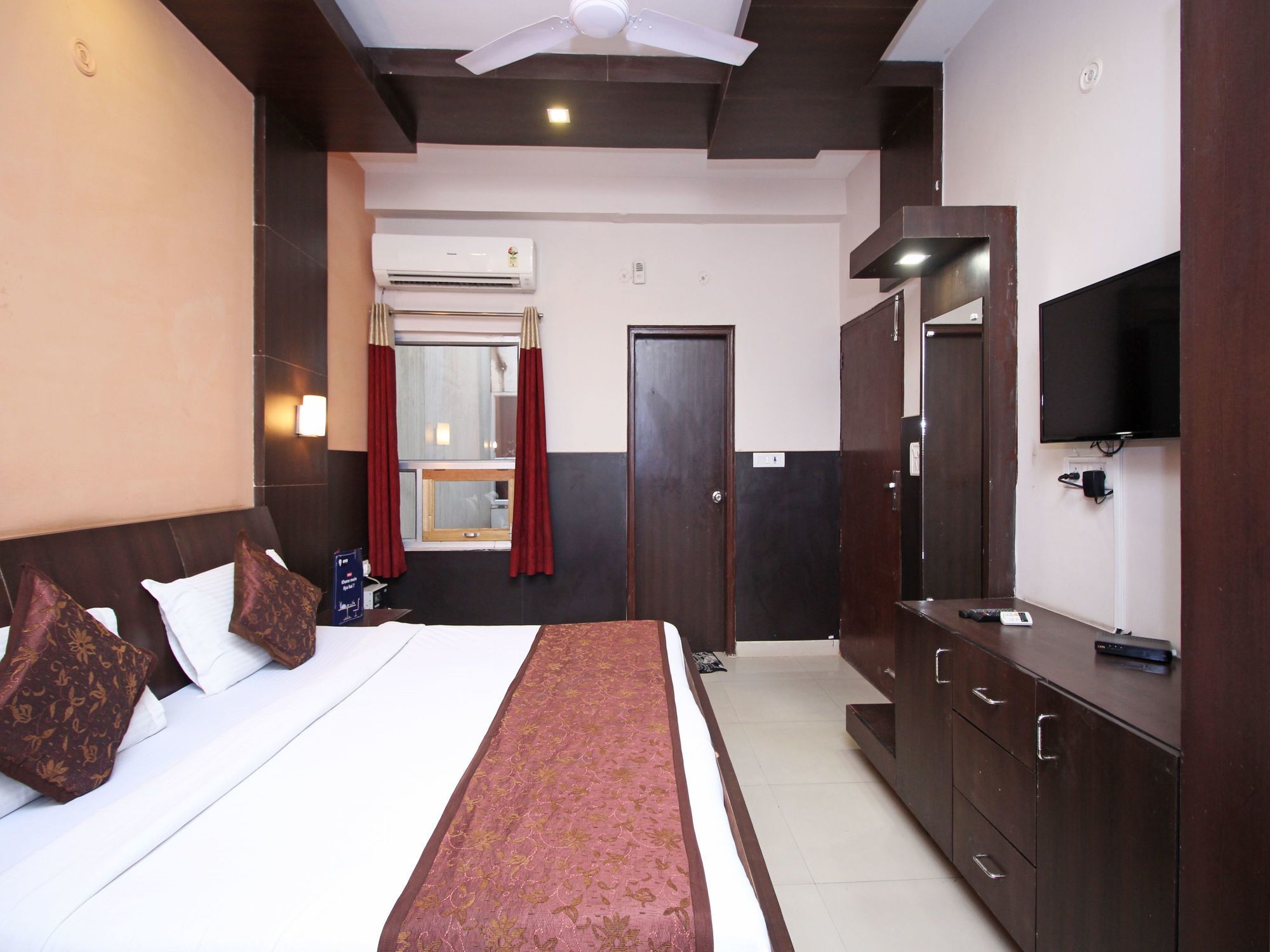 Oyo 576 Hotel Shree Kanta Residency 구르가온 외부 사진