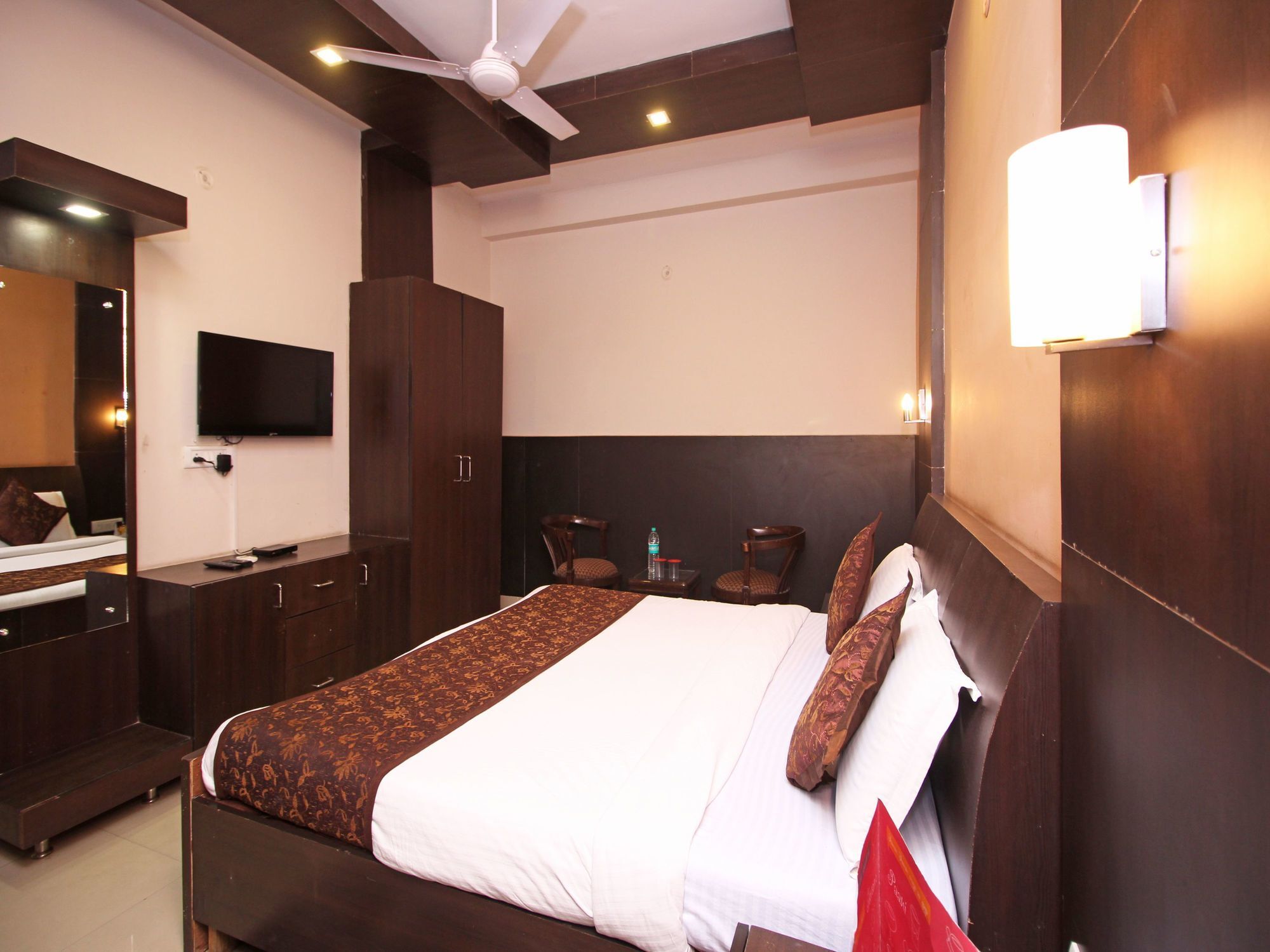 Oyo 576 Hotel Shree Kanta Residency 구르가온 외부 사진