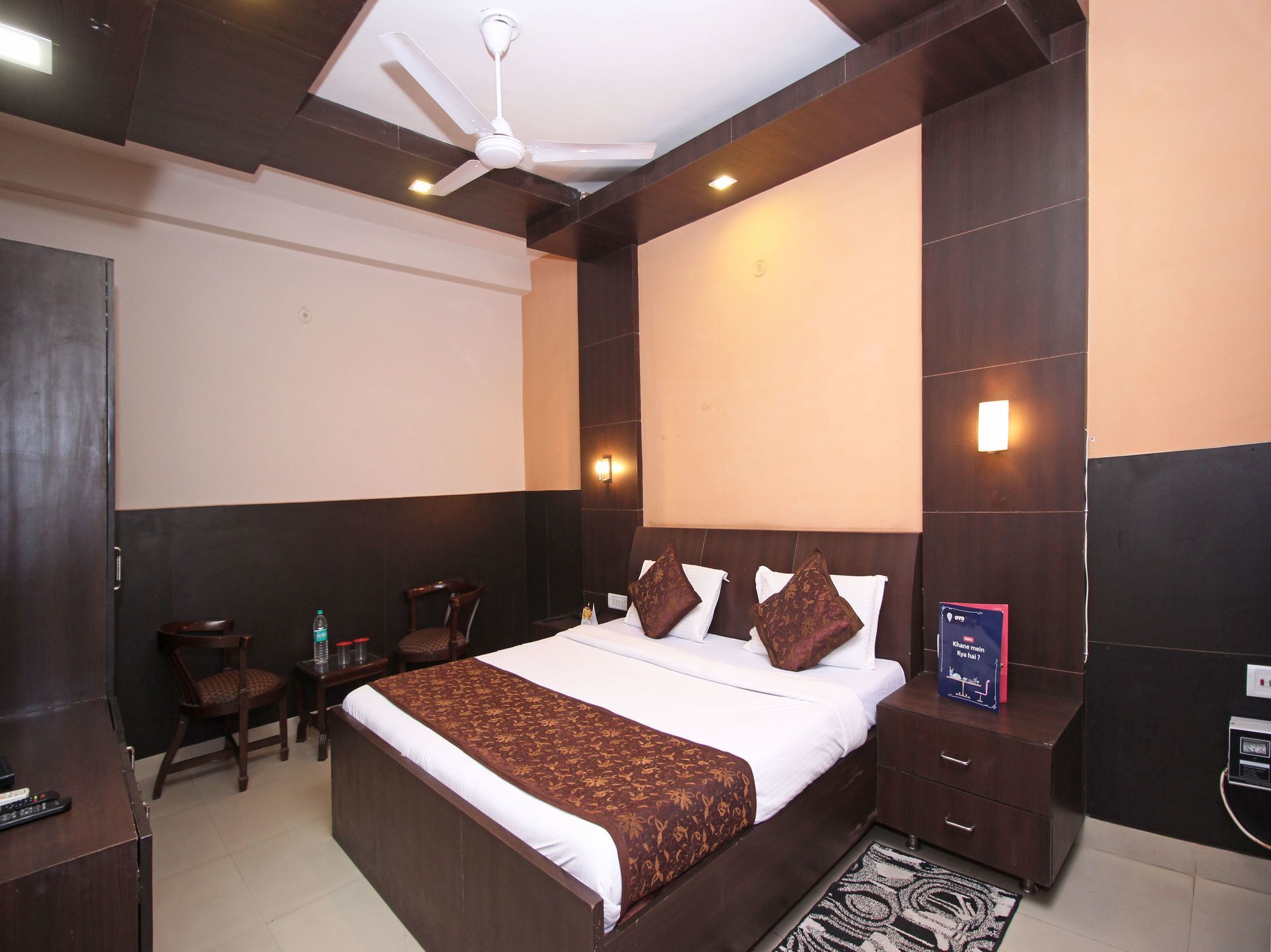 Oyo 576 Hotel Shree Kanta Residency 구르가온 외부 사진