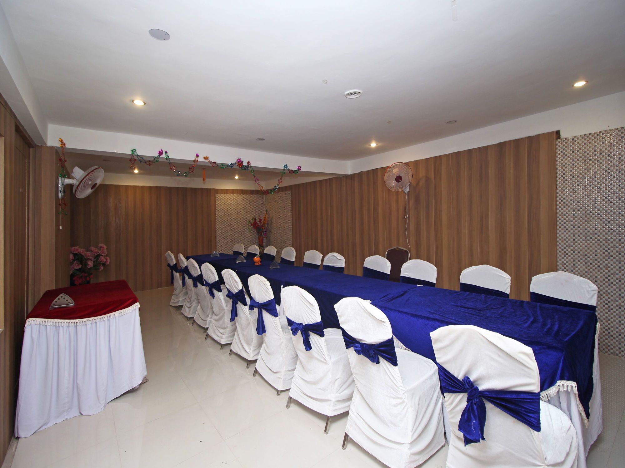 Oyo 576 Hotel Shree Kanta Residency 구르가온 외부 사진